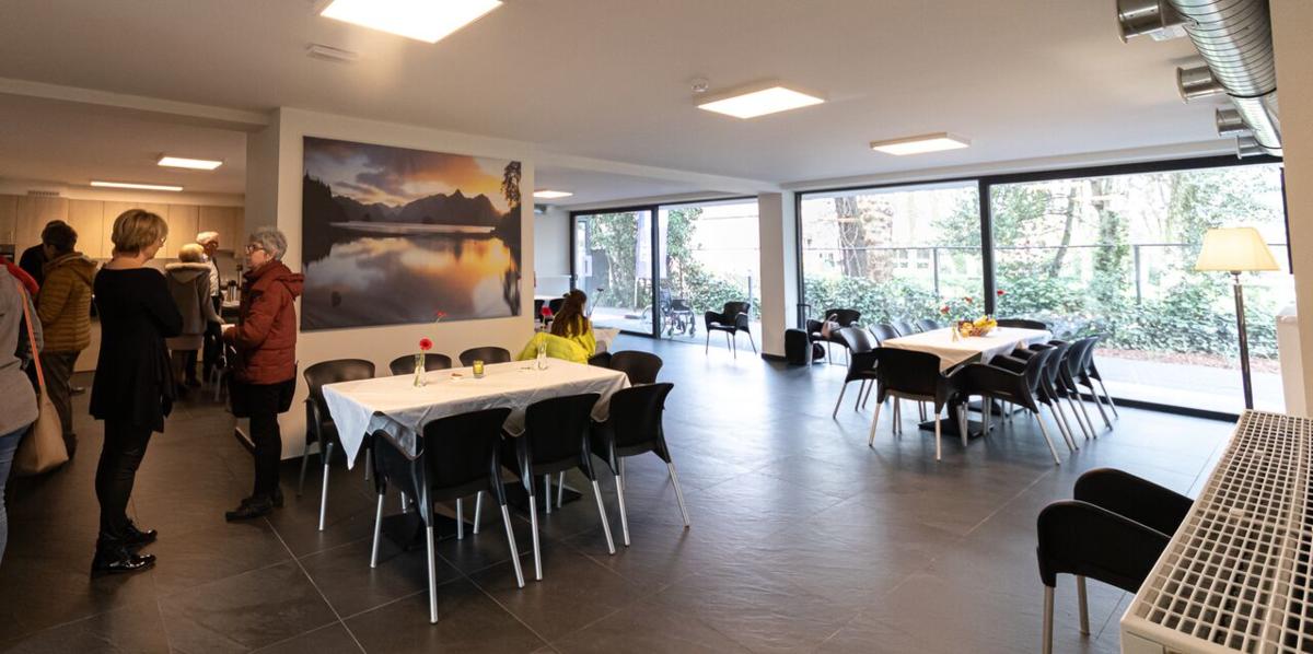 De opening in de gemeenschappelijke zaal